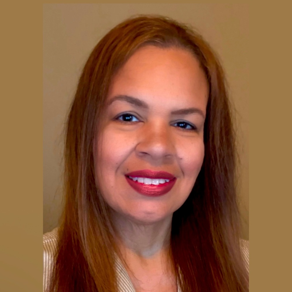 Meet your Posher, Dena